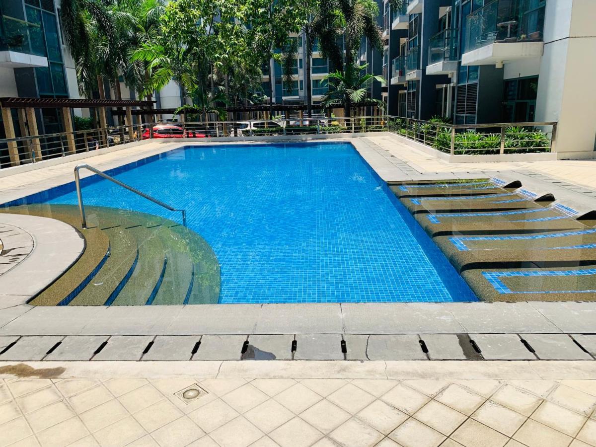 One Palm Tree Villas Condominium - Studio Room With Balcony - Across Terminal 3 مانيلا المظهر الخارجي الصورة